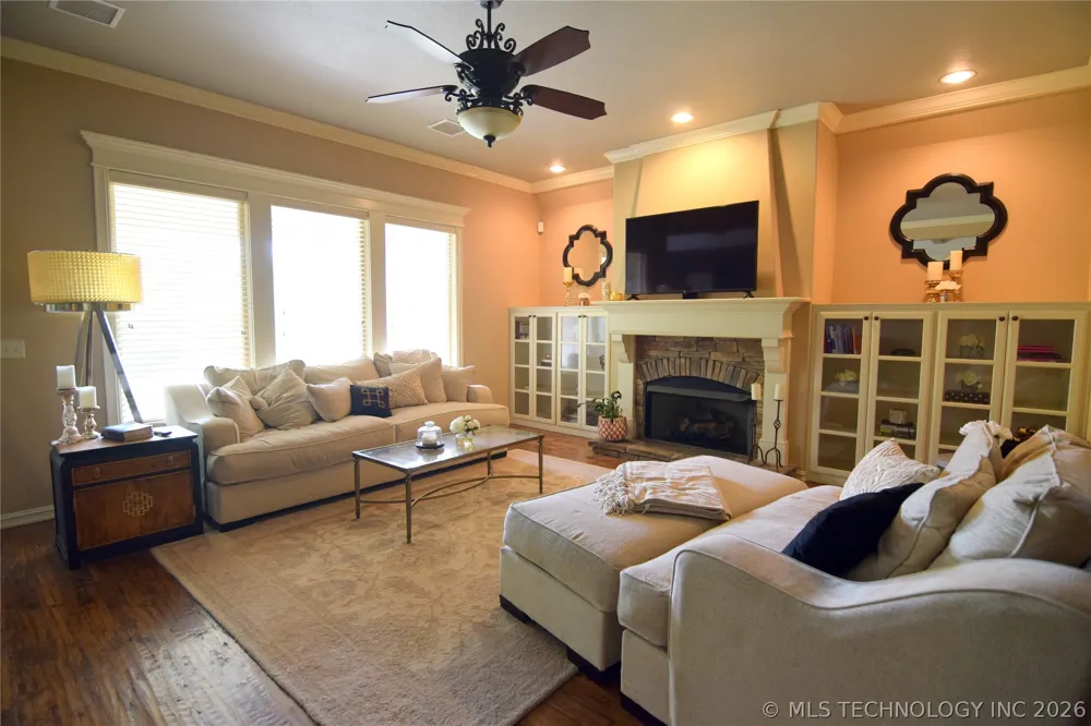 2404 E 140th Place Jenks, OK 74008