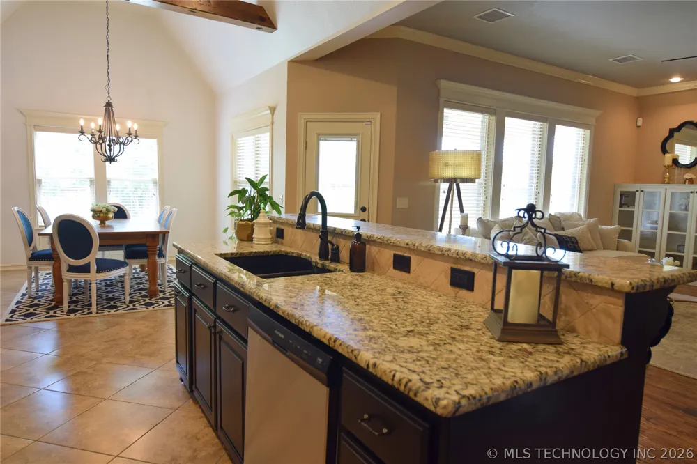 2404 E 140th Place Jenks, OK 74008