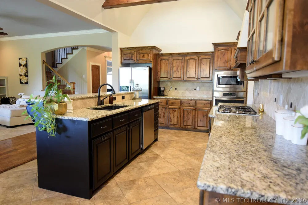 2404 E 140th Place Jenks, OK 74008