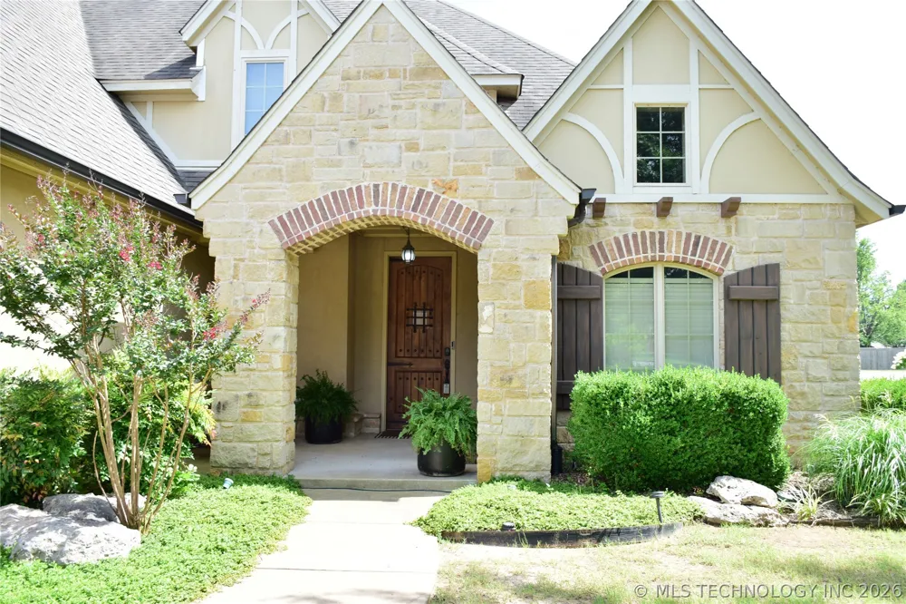 2404 E 140th Place Jenks, OK 74008