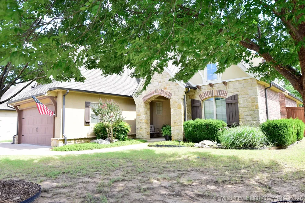 2404 E 140th Place Jenks, OK 74008