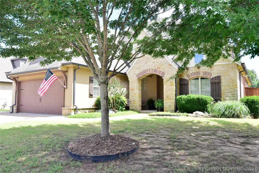 2404 E 140th Place Jenks, OK 74008