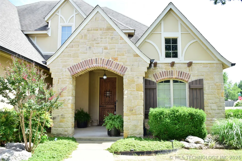 2404 E 140th Place Jenks, OK 74008