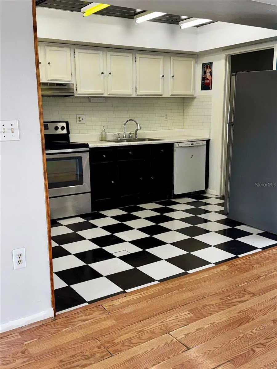 1130 LAKE PARKER AVENUE #E332 Lakeland, FL 33805