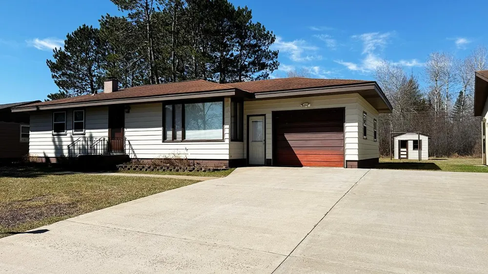 4331 Golf Course Road Eveleth, MN 55734