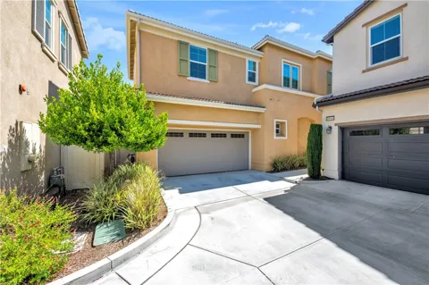40042 Calle Real