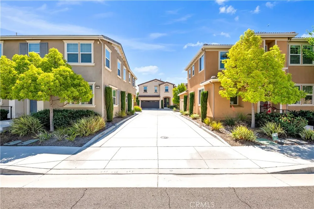 40042 Calle Real Murrieta, CA 92563