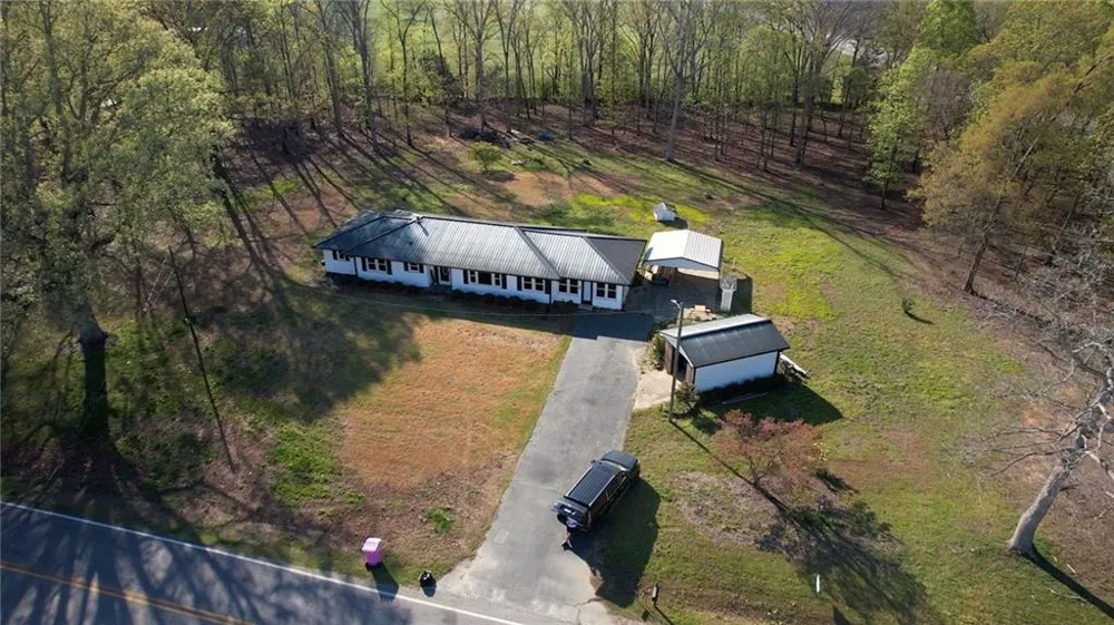 10 Wolfskin Road Arnoldsville, GA 30619