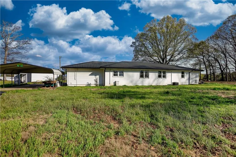 10 Wolfskin Road Arnoldsville, GA 30619