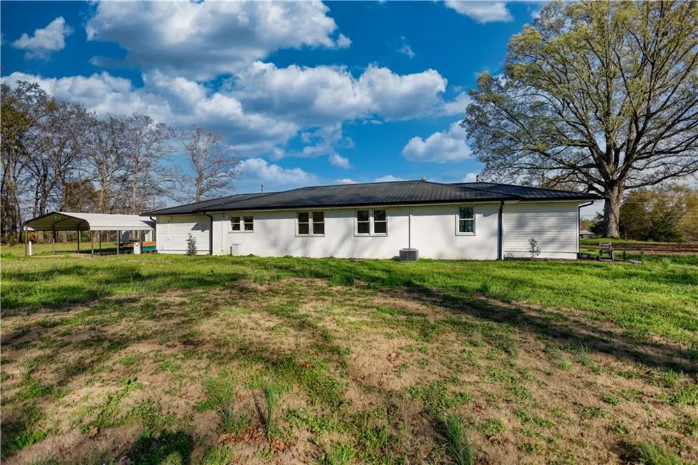 10 Wolfskin Road Arnoldsville, GA 30619