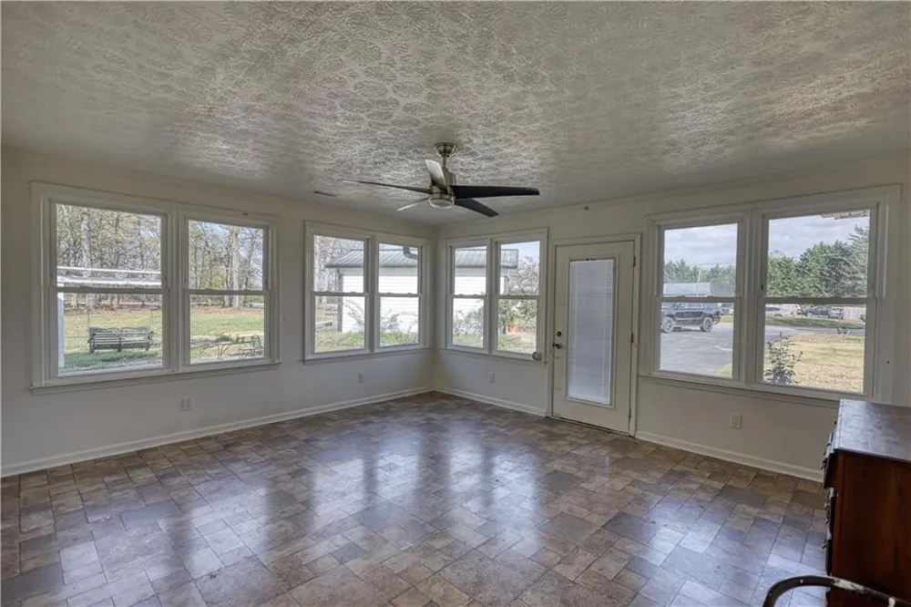 10 Wolfskin Road Arnoldsville, GA 30619