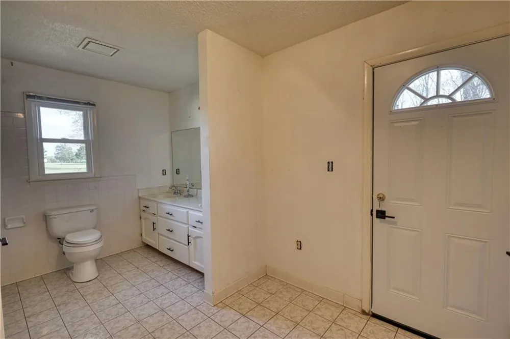 10 Wolfskin Road Arnoldsville, GA 30619