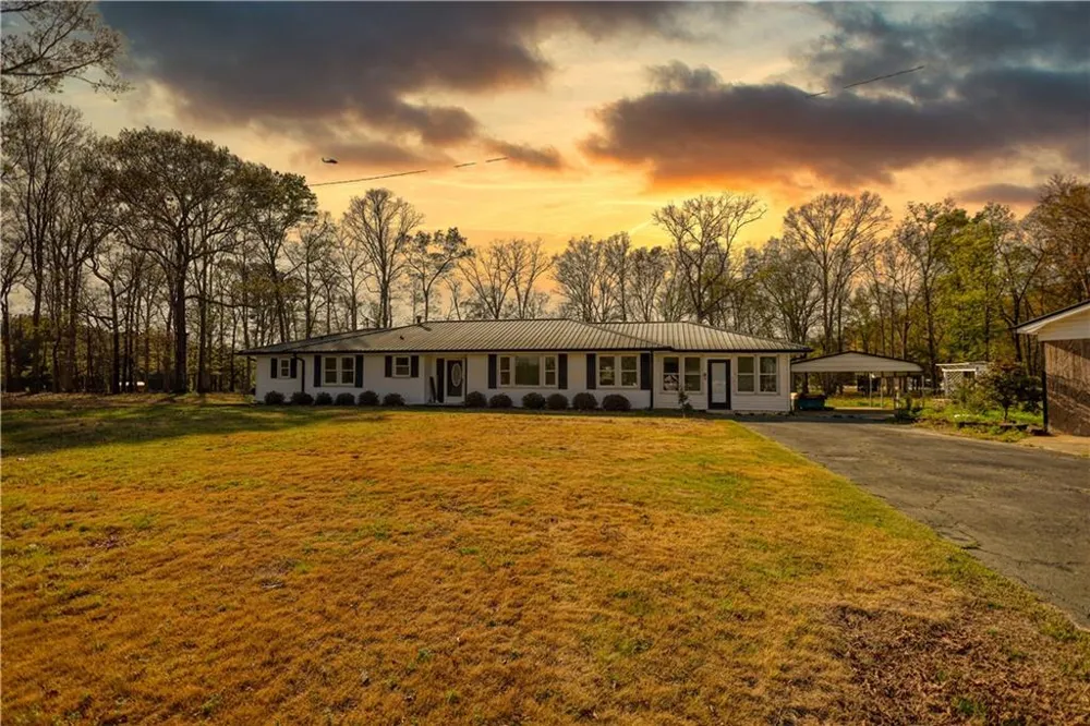10 Wolfskin Road Arnoldsville, GA 30619