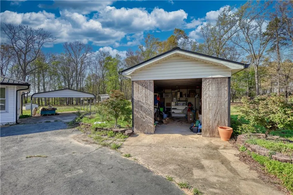 10 Wolfskin Road Arnoldsville, GA 30619