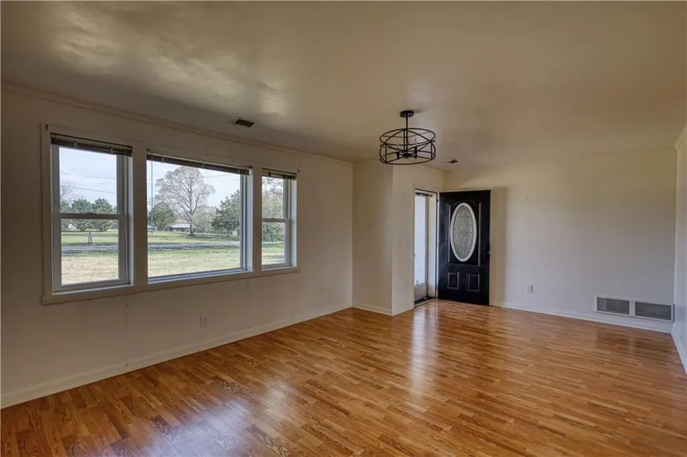 10 Wolfskin Road Arnoldsville, GA 30619