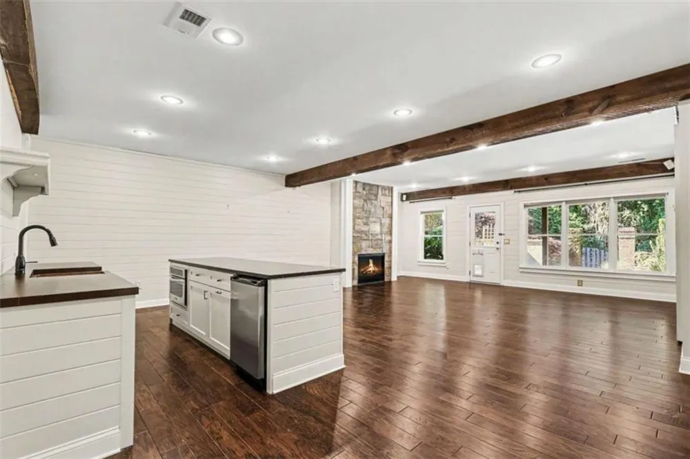 6070 Narcissa Place Johns Creek, GA 30097