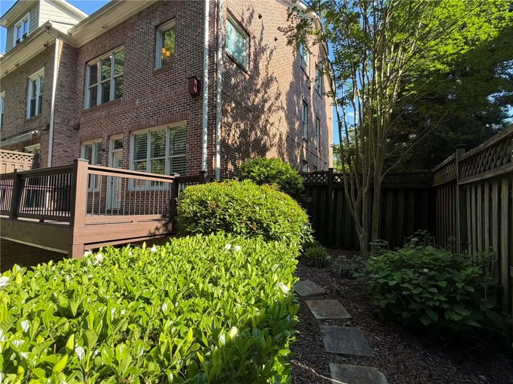6070 Narcissa Place Johns Creek, GA 30097