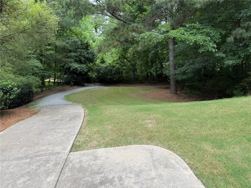 6070 Narcissa Place Johns Creek, GA 30097