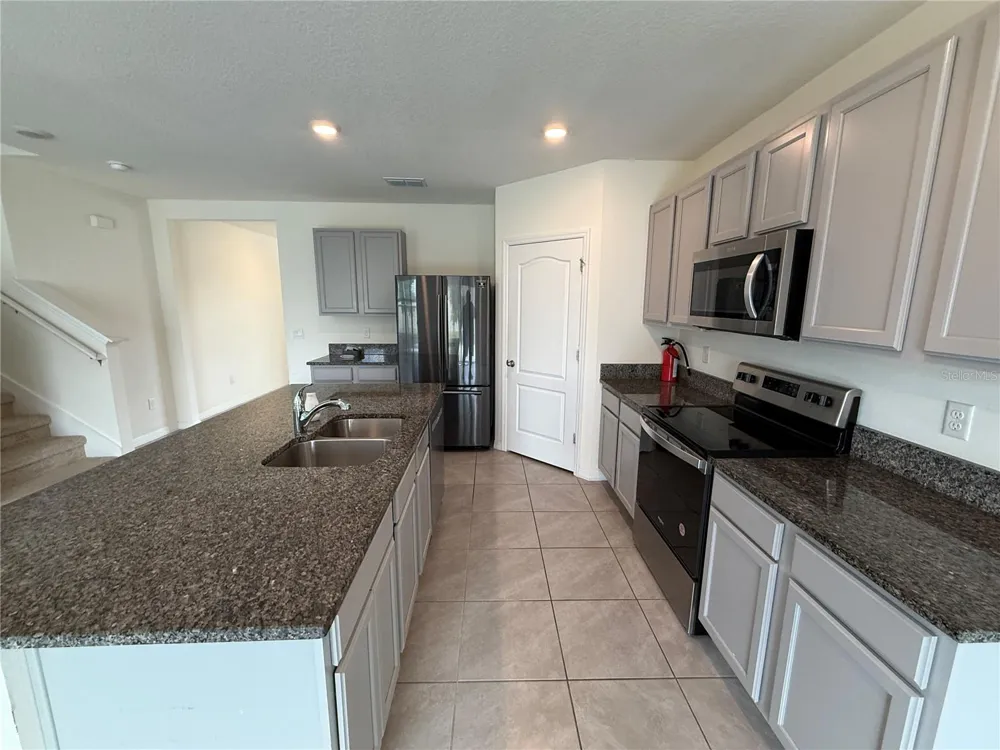 2029 MAPLE RIDGE DRIVE Zellwood, FL 32798
