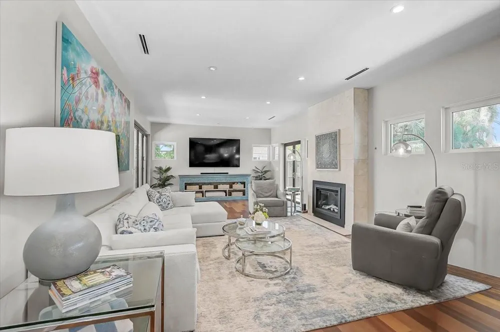627 OWL WAY Sarasota, FL 34236