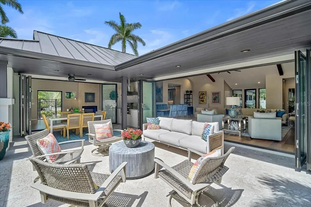 627 OWL WAY Sarasota, FL 34236