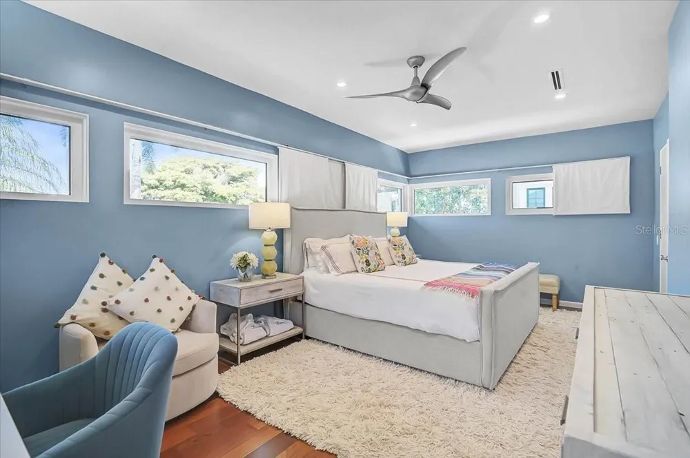627 OWL WAY Sarasota, FL 34236
