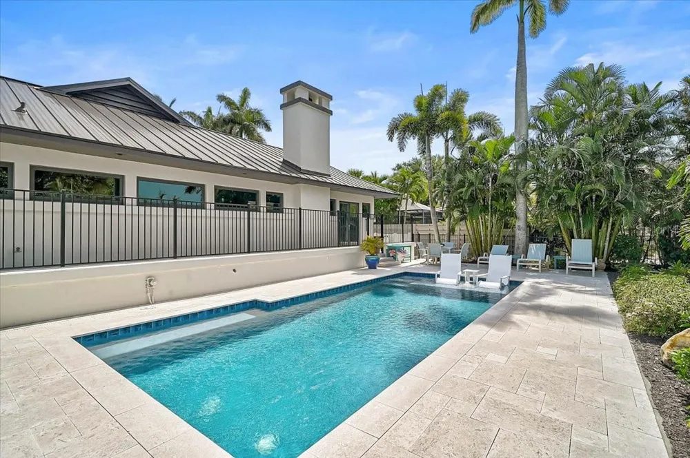 627 OWL WAY Sarasota, FL 34236