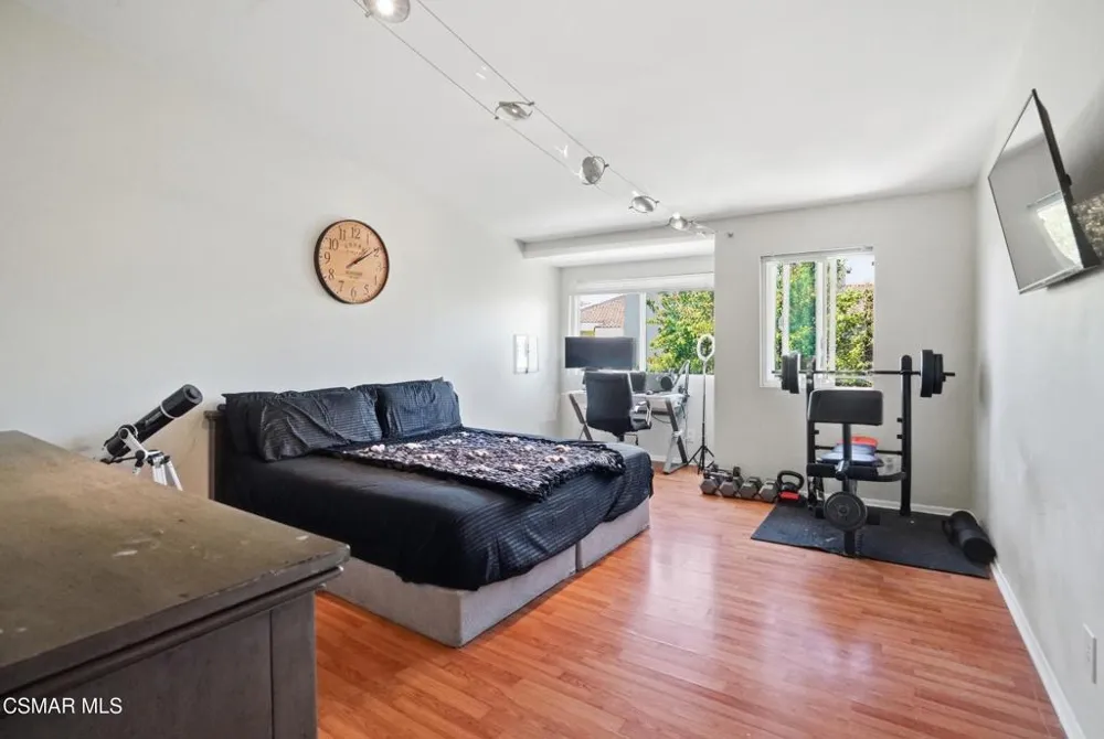 1896 Stow Street Simi Valley, CA 93063
