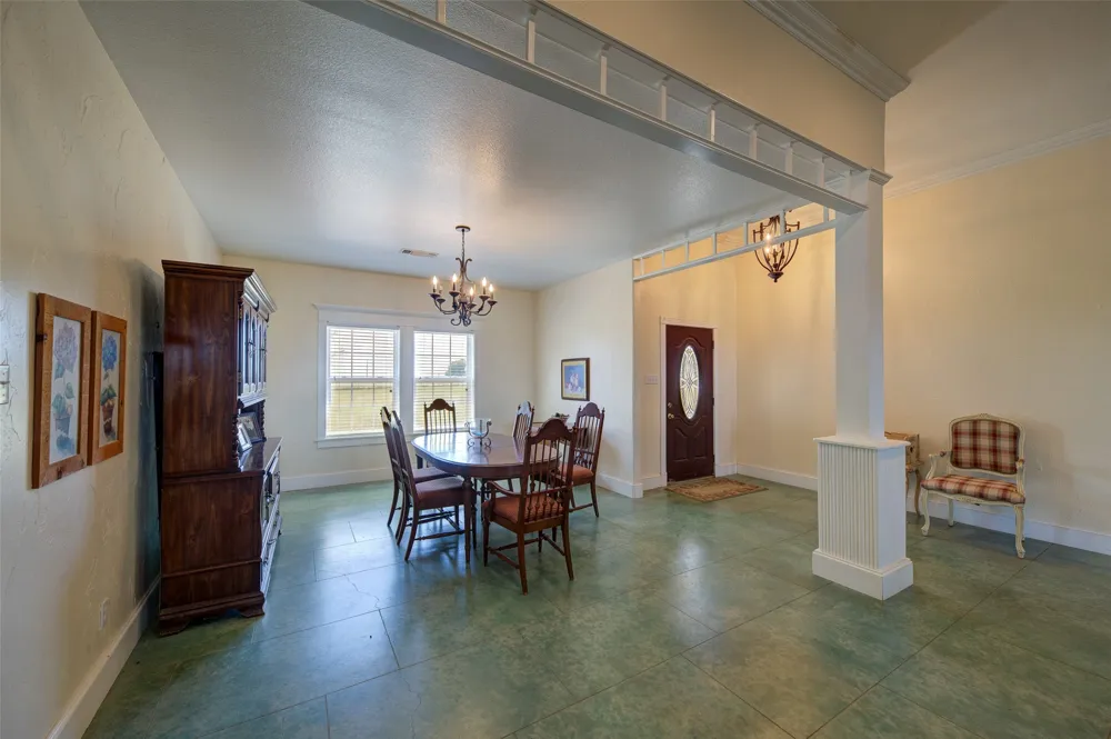 1211 W Fm 922 Valley View, TX 76272