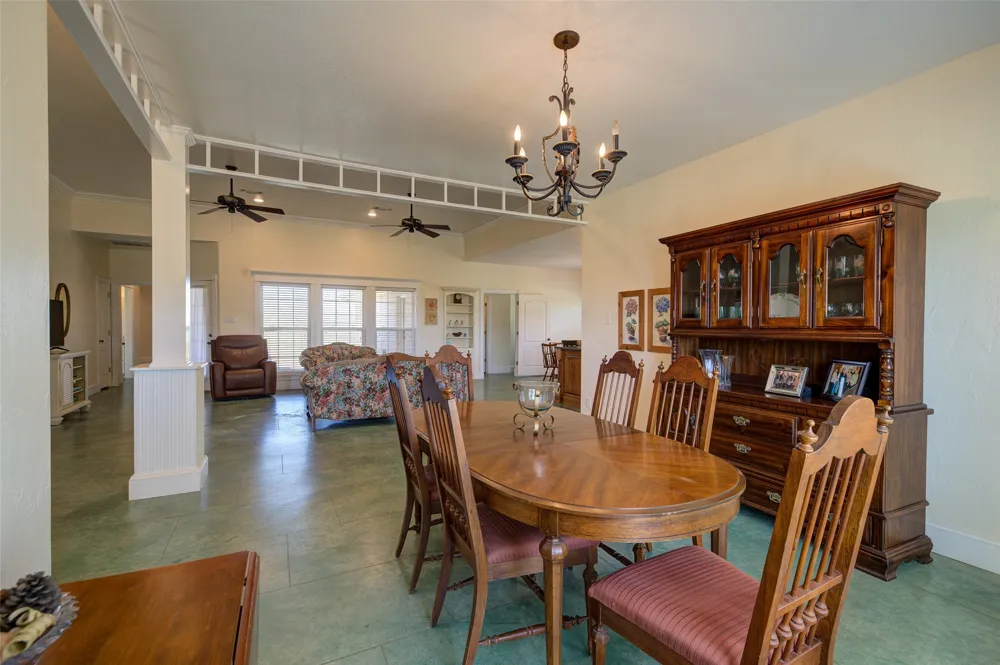 1211 W Fm 922 Valley View, TX 76272