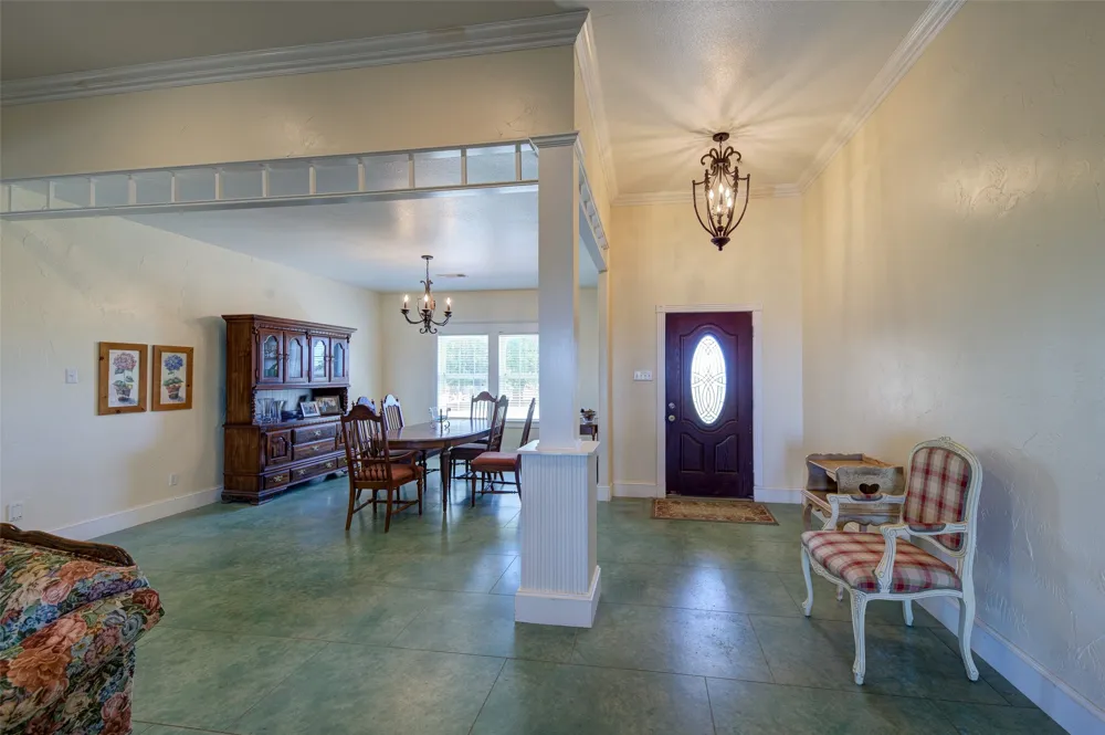 1211 W Fm 922 Valley View, TX 76272