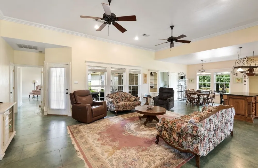 1211 W Fm 922 Valley View, TX 76272