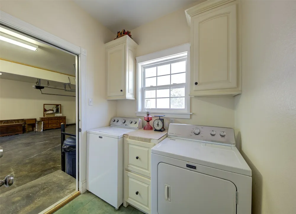 1211 W Fm 922 Valley View, TX 76272