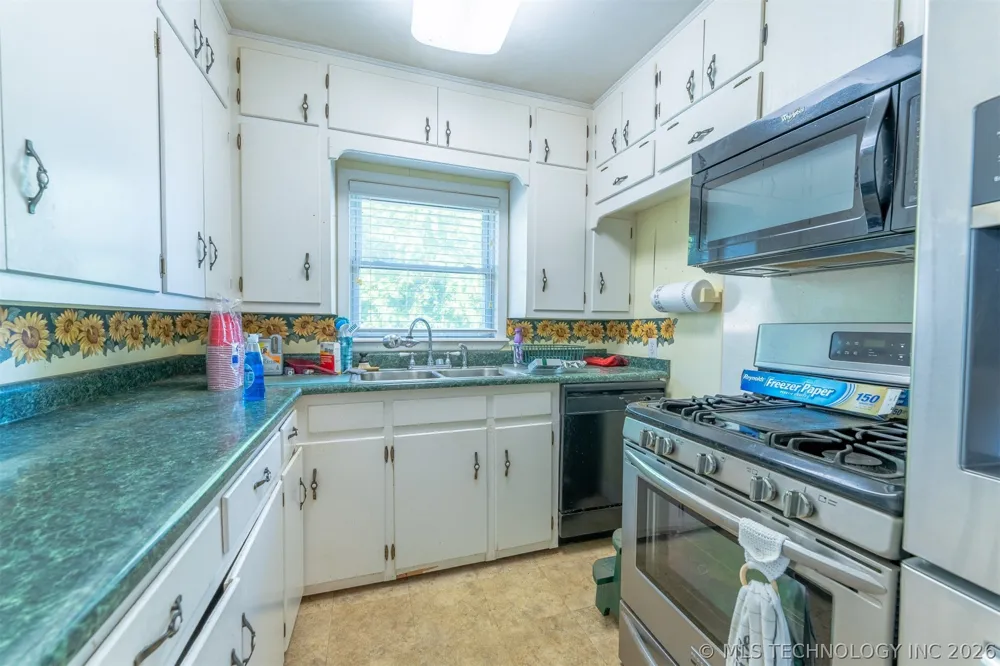 5874 E 273rd Street S Porum, OK 74455