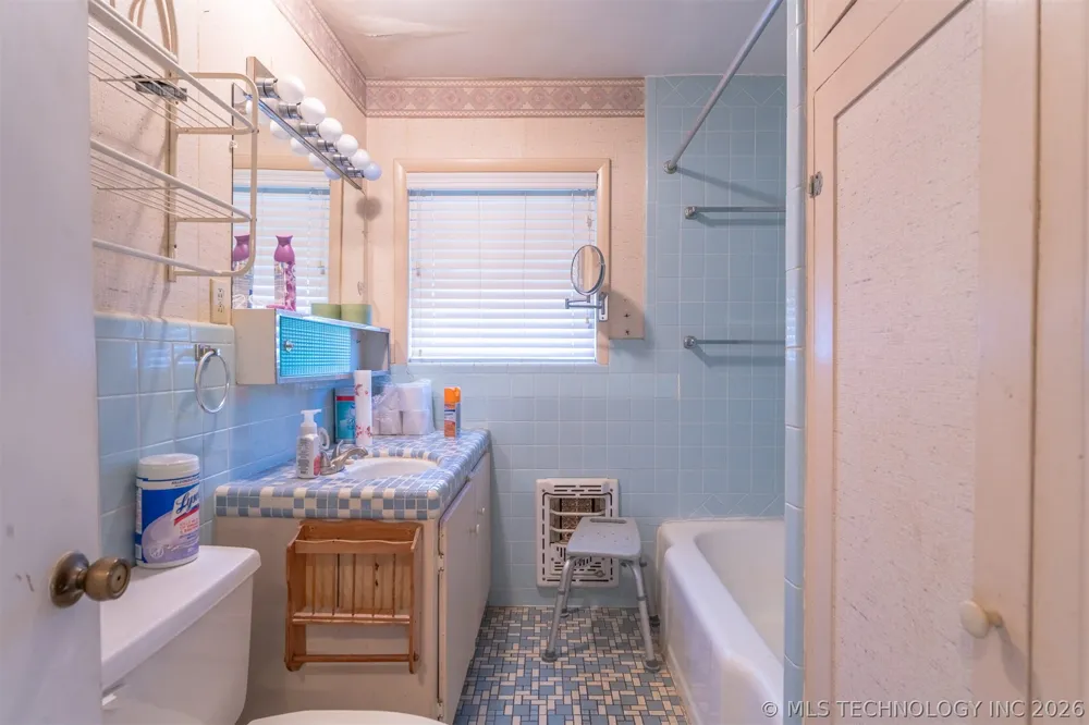 5874 E 273rd Street S Porum, OK 74455