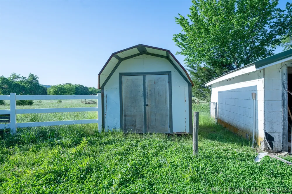 5874 E 273rd Street S Porum, OK 74455