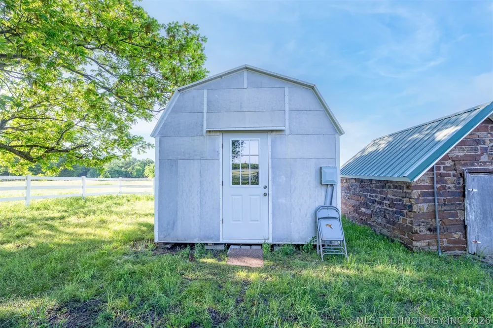 5874 E 273rd Street S Porum, OK 74455