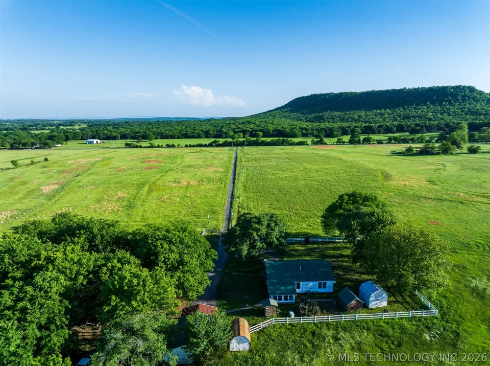 5874 E 273rd Street S Porum, OK 74455