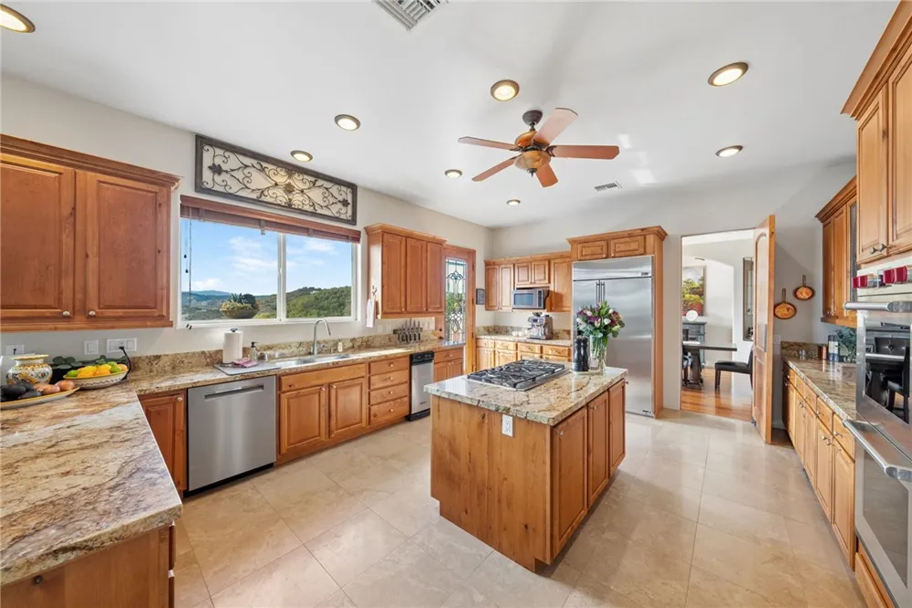 46480 Via Vaquero Temecula, CA 92590