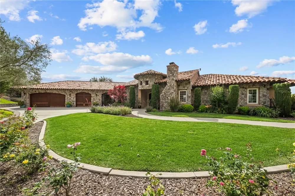 46480 Via Vaquero Temecula, CA 92590