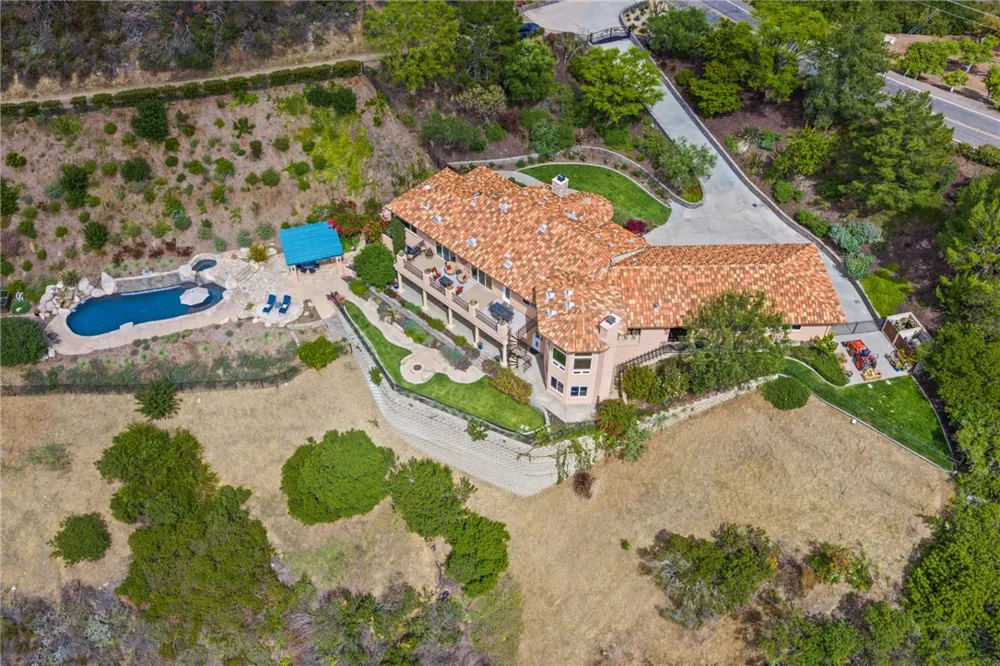 46480 Via Vaquero Temecula, CA 92590
