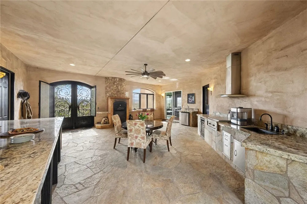 46480 Via Vaquero Temecula, CA 92590