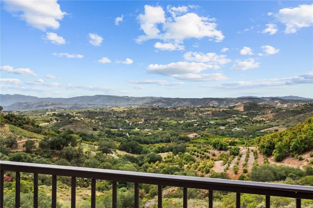 46480 Via Vaquero Temecula, CA 92590