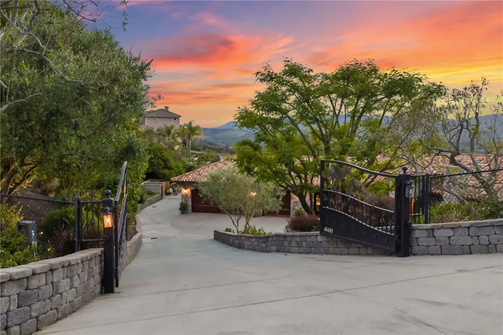 46480 Via Vaquero Temecula, CA 92590