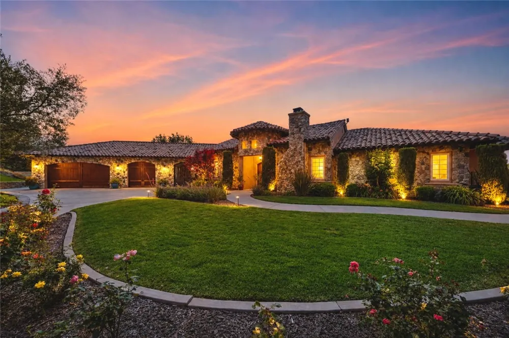 46480 Via Vaquero Temecula, CA 92590
