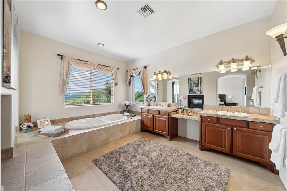 46480 Via Vaquero Temecula, CA 92590