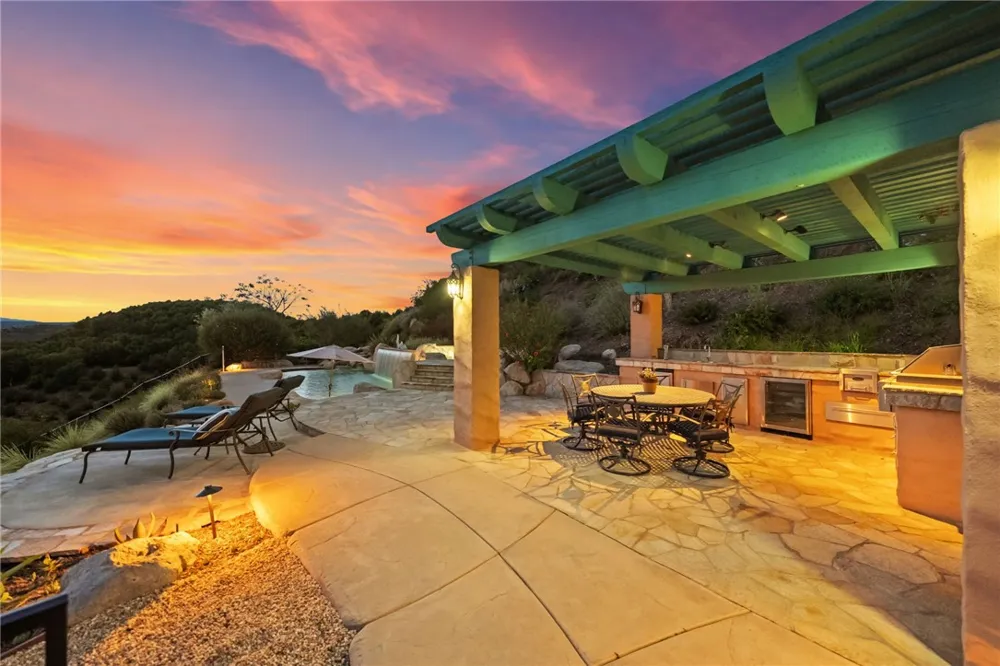 46480 Via Vaquero Temecula, CA 92590