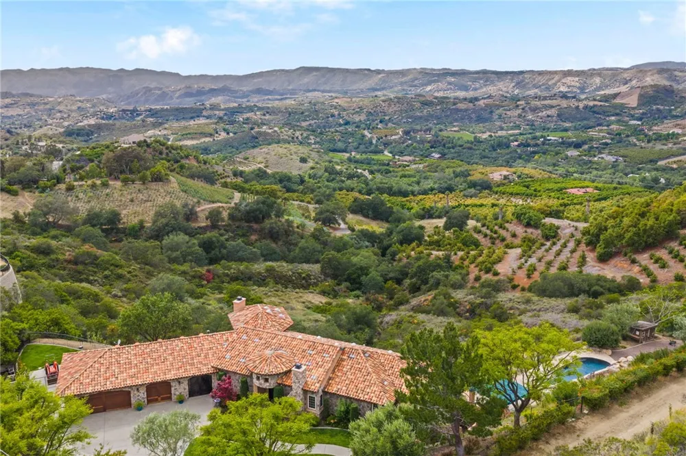 46480 Via Vaquero Temecula, CA 92590