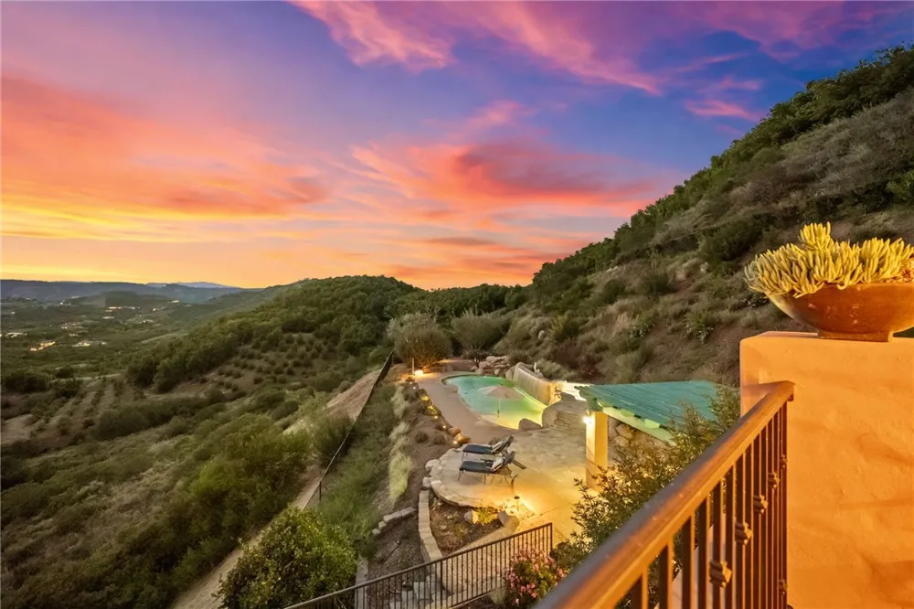 46480 Via Vaquero Temecula, CA 92590