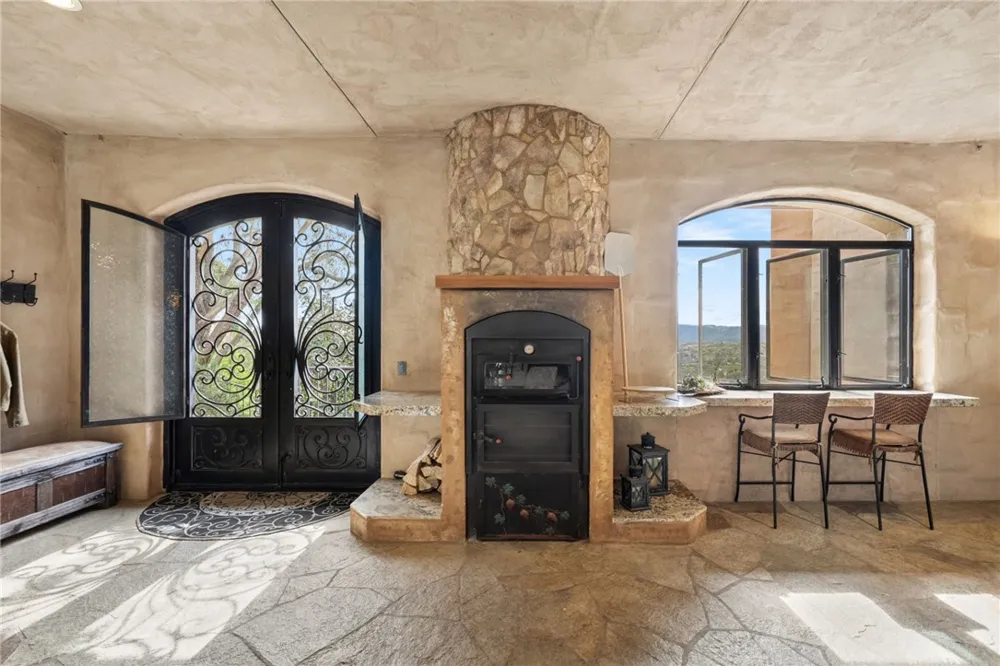 46480 Via Vaquero Temecula, CA 92590